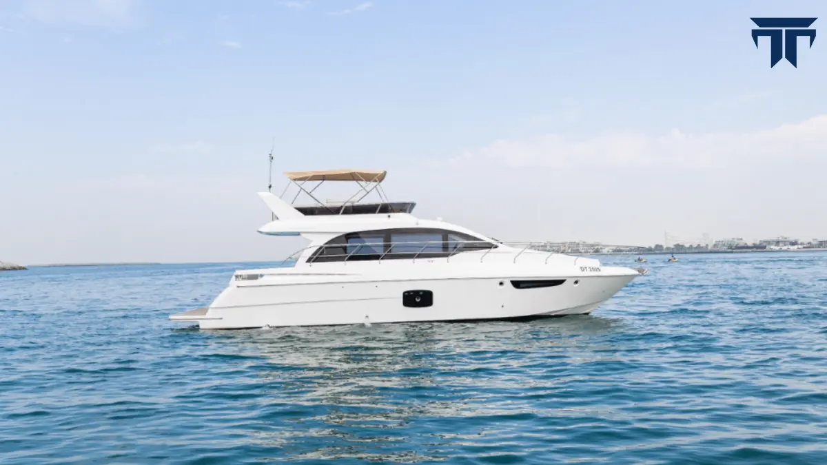 Private Yacht Tour in RAK