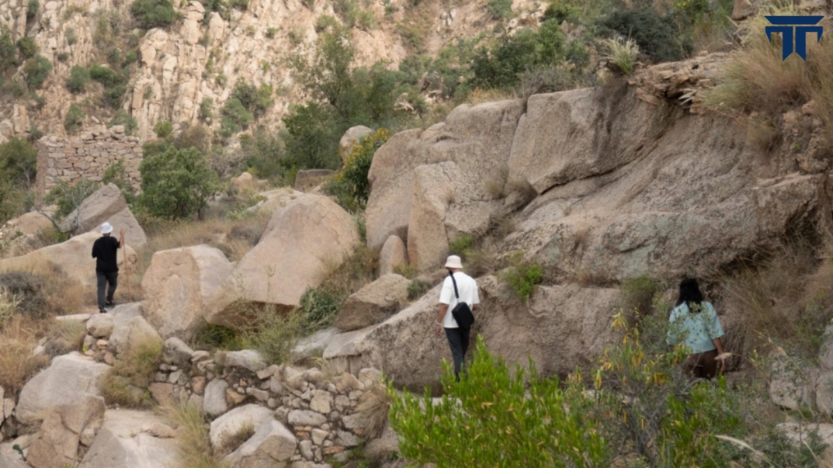 Mystery village hike Jabal Shada